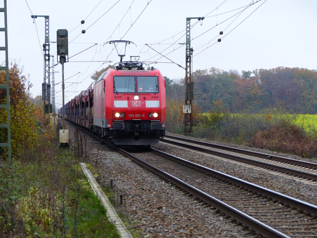 DB Cargo Lokomotive 185 051-0 Devesstra�e, Salzbergen 21-11-2019.

DB Cargo locomotief 185 051-0 Devesstra�e, Salzbergen 21-11-2019.
