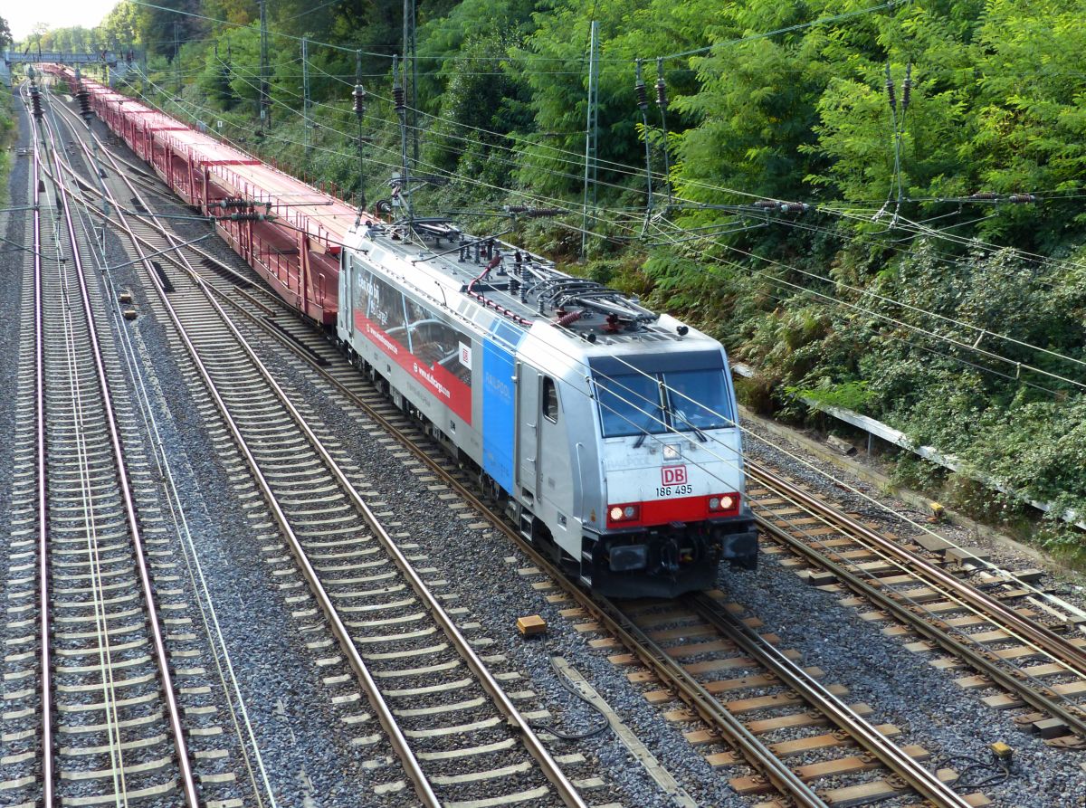 DB Cargo Lokomotive 186 495-8  (91 80 6186 495-8 D-Rpool)  Abzweig Lotharstrasse, Forsthausweg, Duisburg 19-09-2019.

DB Cargo locomotief 186 495-8  (91 80 6186 495-8 D-Rpool)  Abzweig Lotharstrasse, Forsthausweg, Duisburg 19-09-2019.