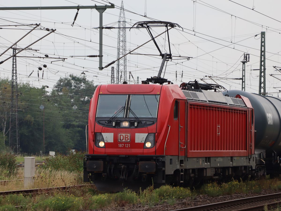 DB Cargo Lokomotive 187 121-9 G�terbahnhof Oberhausen West 18-08-2022.

DB Cargo locomotief 187 121-9 goederenstation Oberhausen West 18-08-2022.