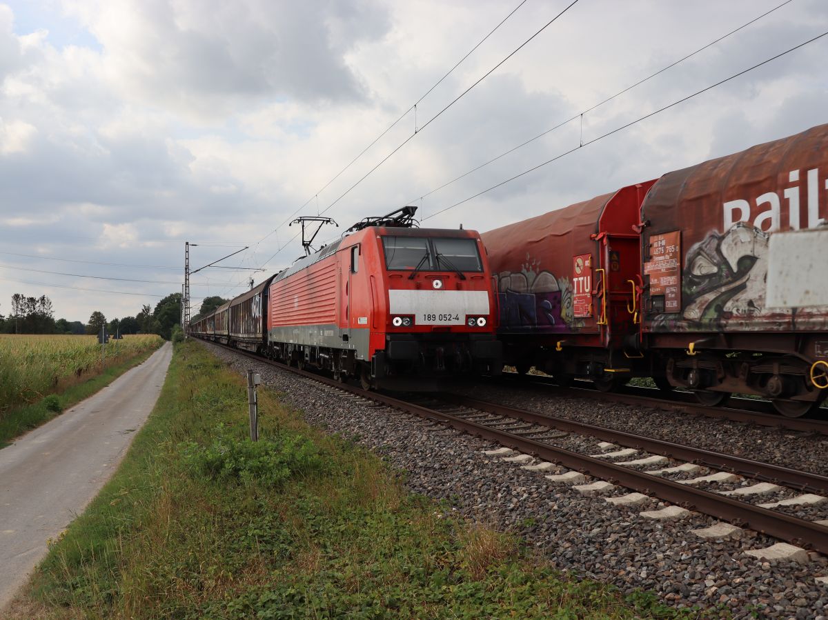 DB Cargo Lokomotive 189 052-4 Wasserstrasse Hamminkeln 18-08-2022.

DB Cargo locomotief 189 052-4 Wasserstrasse Hamminkeln 18-08-2022.