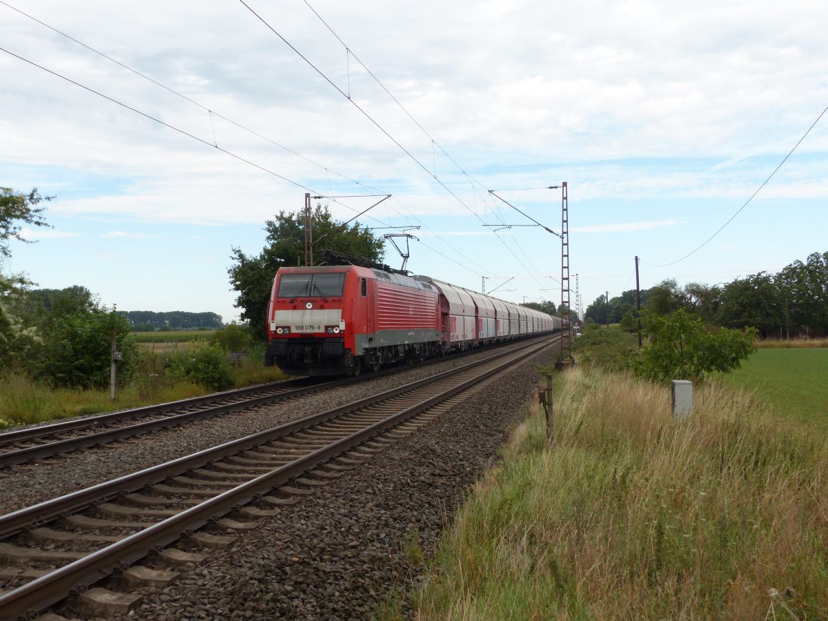DB Cargo Lokomotive 189 078-9 Alte Heerstra�e, Rees 21-08-2020.

DB Cargo locomotief 189 078-9 Alte Heerstra�e, Rees 21-08-2020.