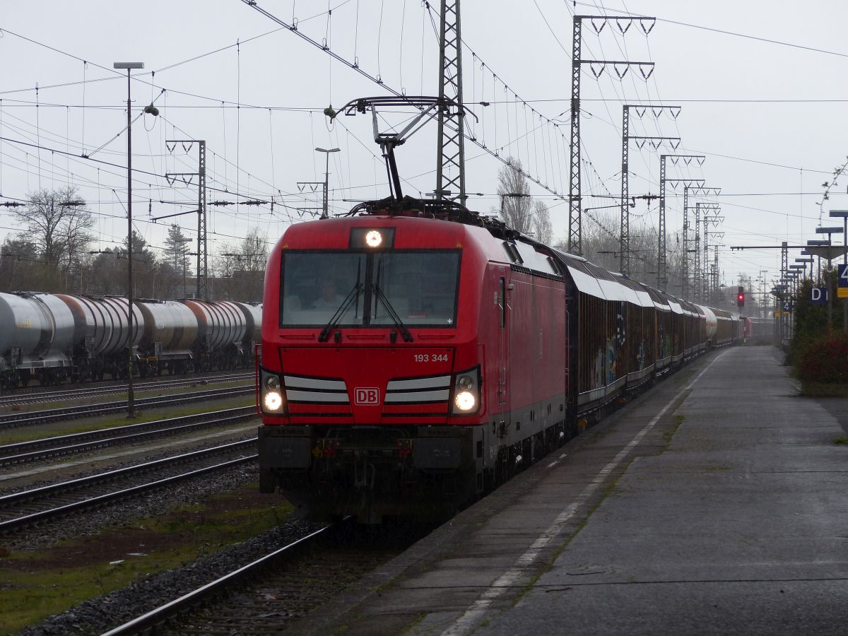 DB Cargo Lokomotive 193 344-9 ( 91 80 6193 344-9 D-DB ) Gleis 4 Emmerich am Rhein 12-03-2020.


DB CargolLokomotief 193 344-9 ( 91 80 6193 344-9 D-DB ) spoor 4 Emmerich am Rhein 12-03-2020.