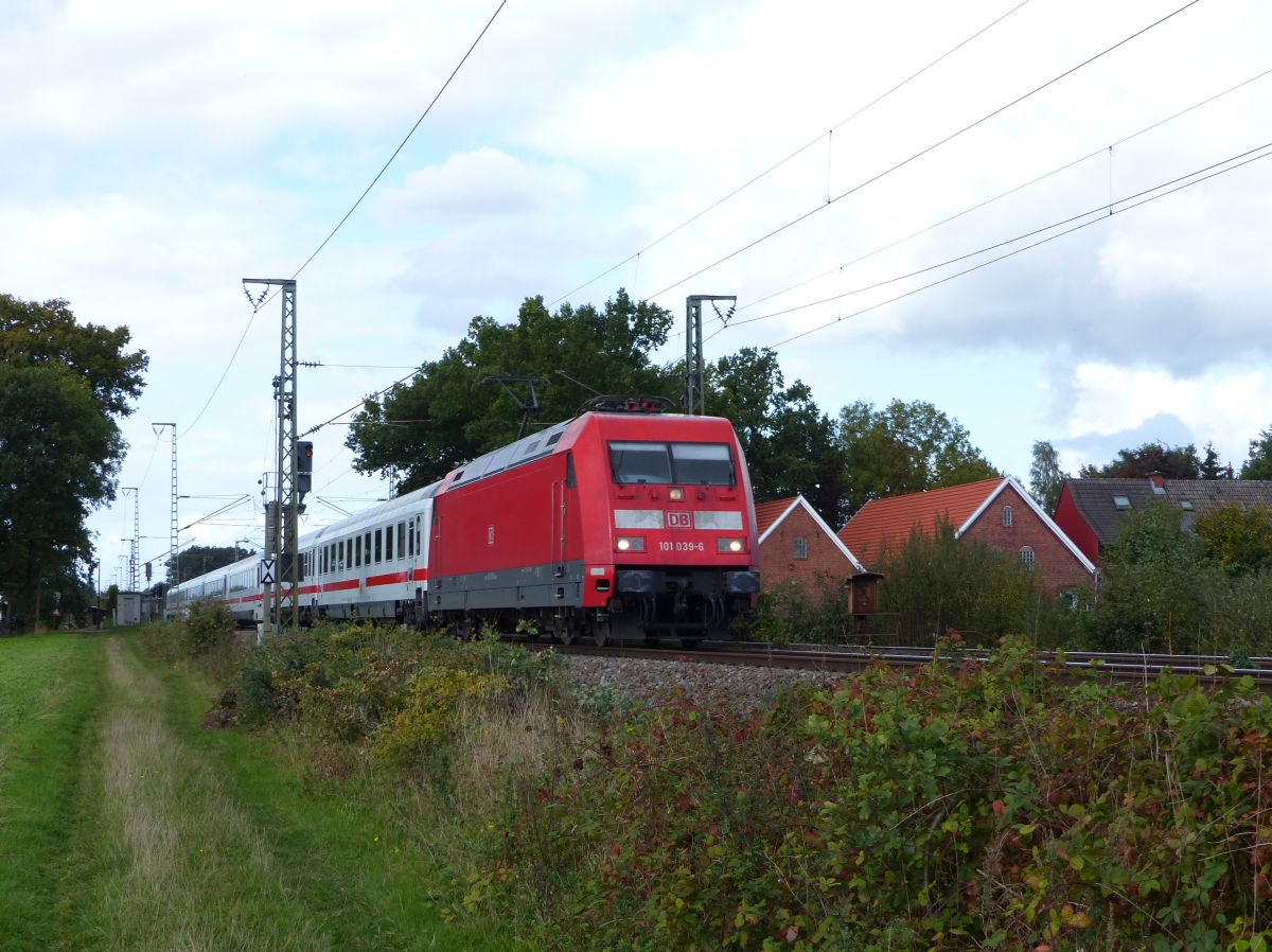 DB Lok 101 039-6 Devesstrasse, Salzbergen 28-09-2018.

DB loc 101 039-6 Devesstrasse, Salzbergen 28-09-2018.