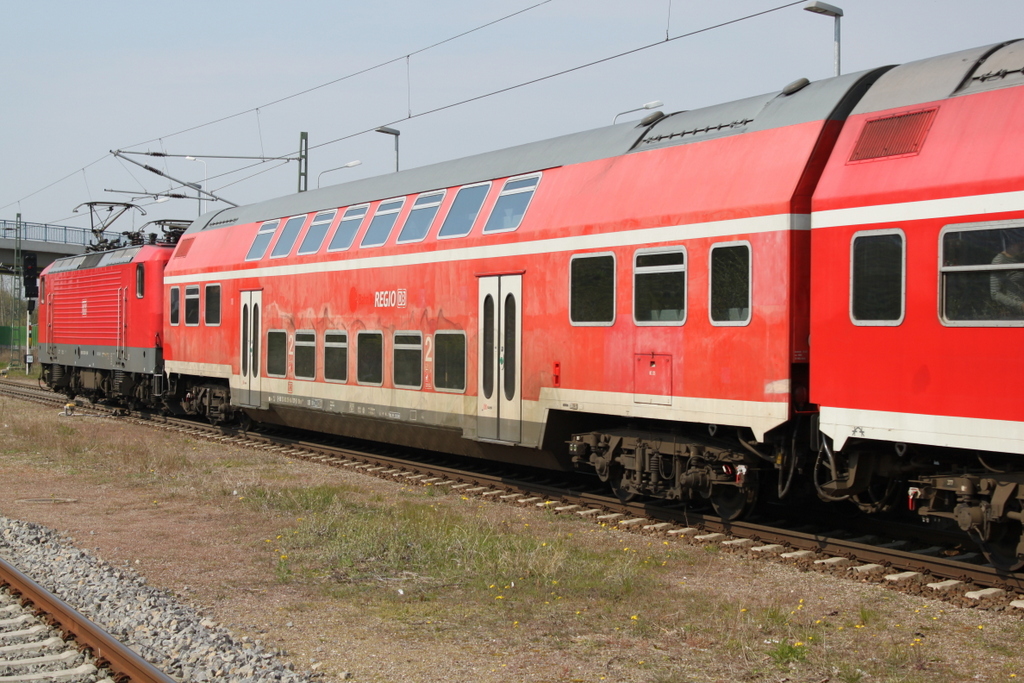 DB-Regio Wagen DBuza 749 am 01.05.2016 im Haltepunkt Warnemnde-Werft.