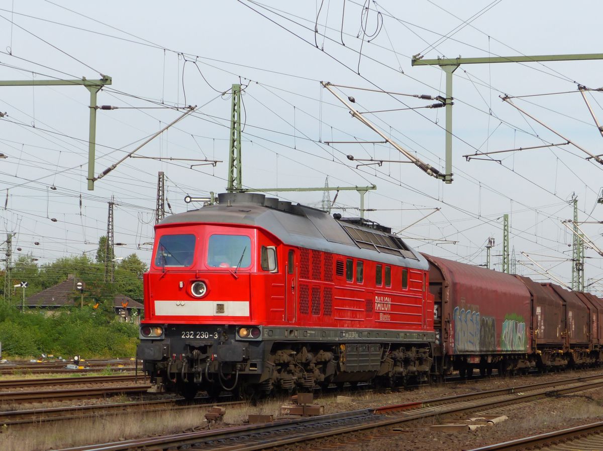 DB Schenker Diesellok 232 230-3 G�terbahnhof Oberhausen West 22-09-2016.

DB Schenker dieselloc 232 230-3 goederenstation Oberhausen West 22-09-2016.
