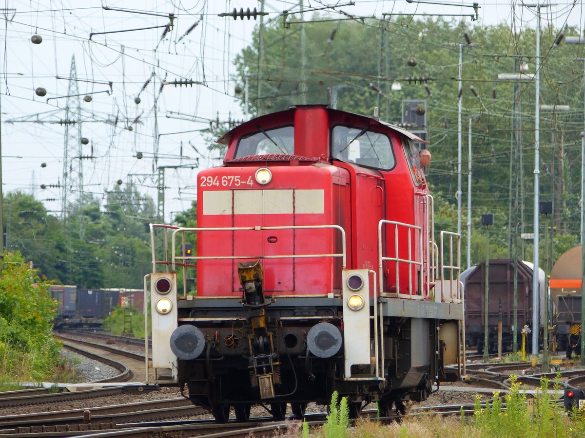 DB Schenker Diesellok 294 675-4 Rangierbahnhof Gremberg, K�ln, 09-07-2016. 

DB Schenker dieselloc 294 675-4 rangeerstation Gremberg, Keulen 09-07-2016.