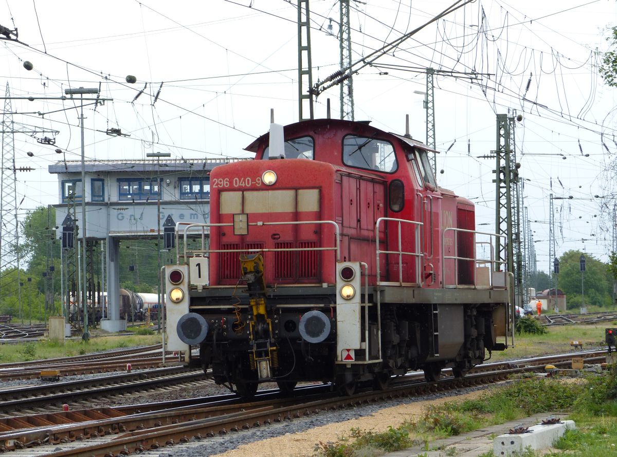 DB Schenker Diesellok 296 040-9 Rangierbahnhof Gremberg, K�ln 20-05-2016..

DB Schenker dieselloc 296 040-9 rangeerstation Gremberg, Keulen 20-05-2016.