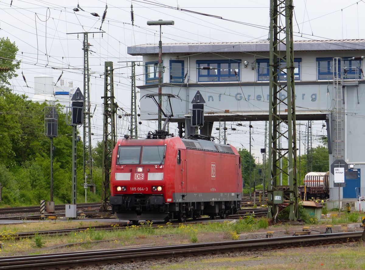 DB Schenker E-Lok 185 064-3 Gremberg Gnf (Gremberg Nord Fahrdienstleitung), K�ln 20-05-2016.

DB Schenker e-loc 185 064-3 Gremberg Gnf (Gremberg Nord Fahrdienstleitung), Keulen 20-05-2016.