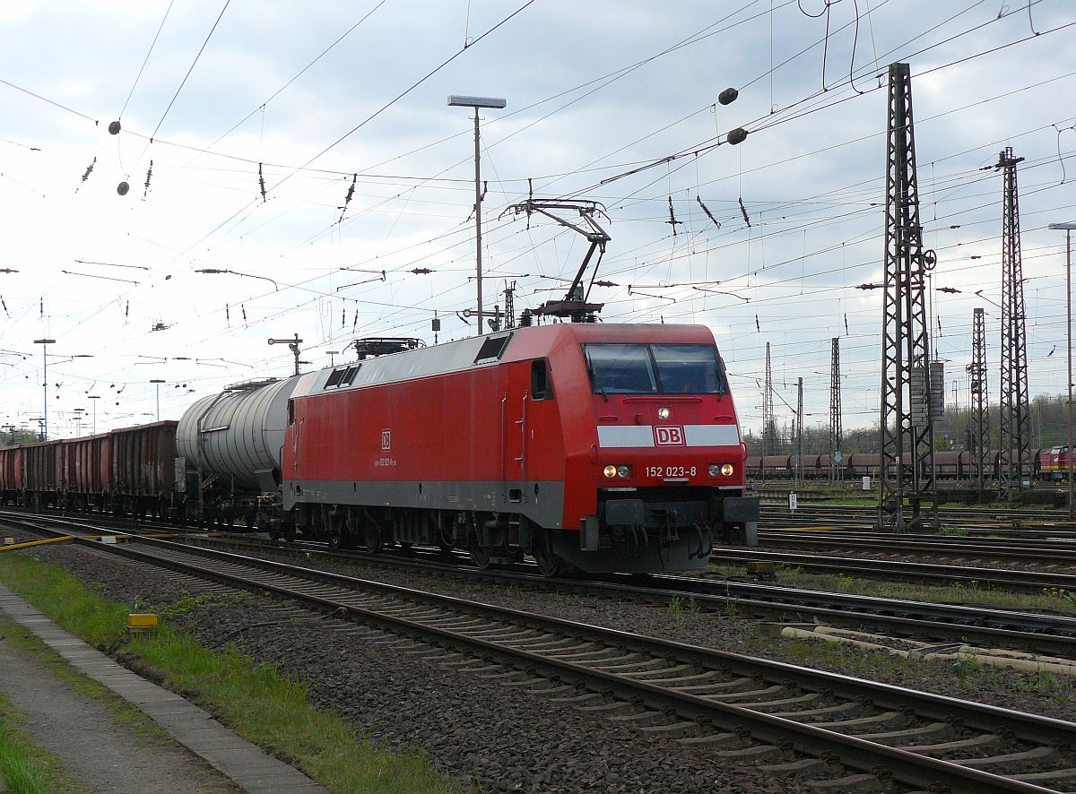 DB Schenker Lok 152 023-8 Oberhausen West 17-04-2015.

DB Schenker locomotief 152 023-8 Oberhausen West 17-04-2015.