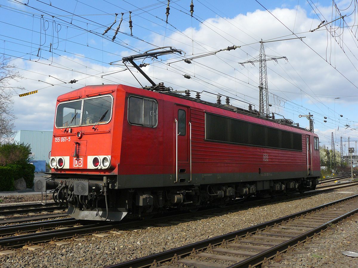 DB Schenker Lok 155 061-5 Oberhausen West 18-04-2015.

DB Schenker locomotief 155 061-5 Oberhausen West, Duitsland 18-04-2015.