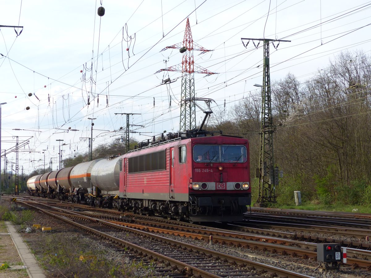 DB Schenker Lok 155 245-4 Rangierbahnhof K�ln Gremberg. Porzer Ringstra�e, K�ln 31-03-2017.

DB Schenker loc 155 245-4 rangeerstation Keulen Gremberg. Porzer Ringstra�e, Keulen 31-03-2017.