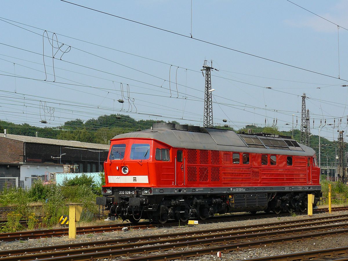 DB Schenker Lok 232 528-0 Oberhausen Osterfeld 03-07-2015.

DB Schenker locomotief 232 528-0 Oberhausen Osterfeld, Duitsland 03-07-2015.