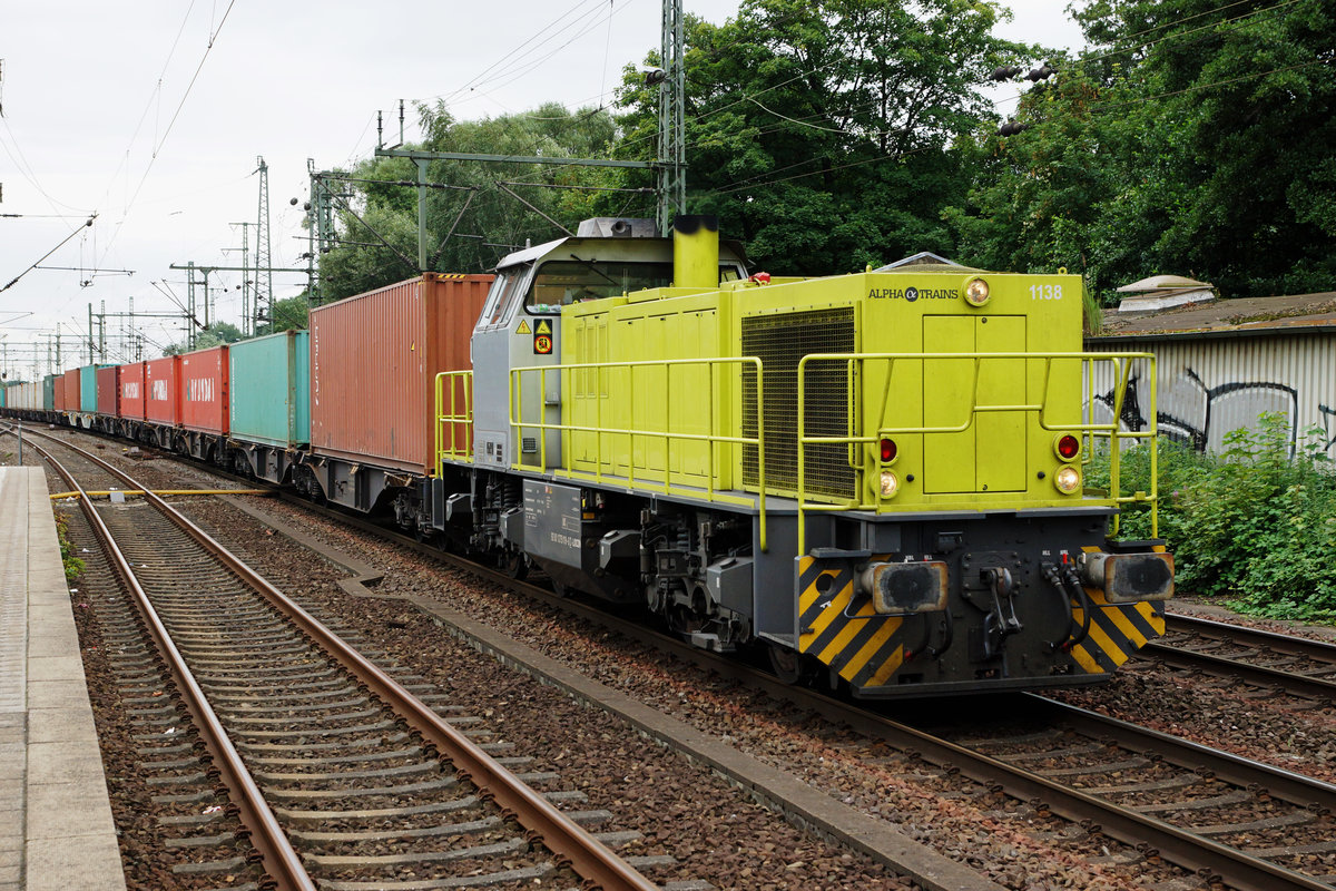 DB/ALPHA TRANS: Rangierfahrt mit der 1138 von ALPHA TRANS im Bahnhof Hamburg Harburg am 9. August 2016.
Foto: Walter Ruetsch