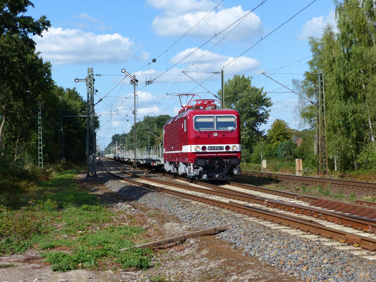Delta Rail Lok 243 972-7 (91 80 6143 972-8 D-DELTA) Grenzstra�e, Emsb�ren 13-09-2018.

Delta Rail loc 243 972-7 (91 80 6143 972-8 D-DELTA) Grenzstra�e, Emsb�ren 13-09-2018.