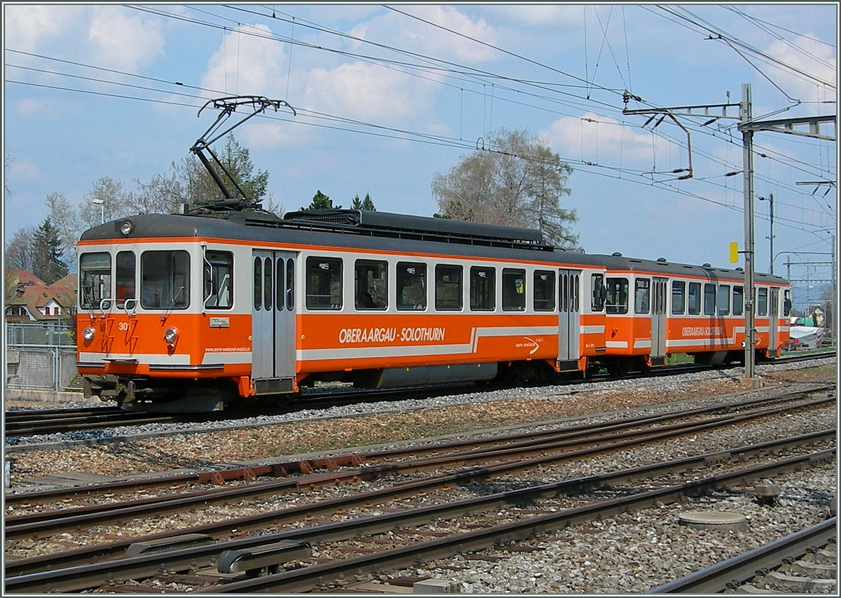 Der asm Be 4/4 301 ist mit seinem Bt auf dem Weg nach St-Urban und verlässt gerade den Bahnhof Langenthal.
22. April 2006