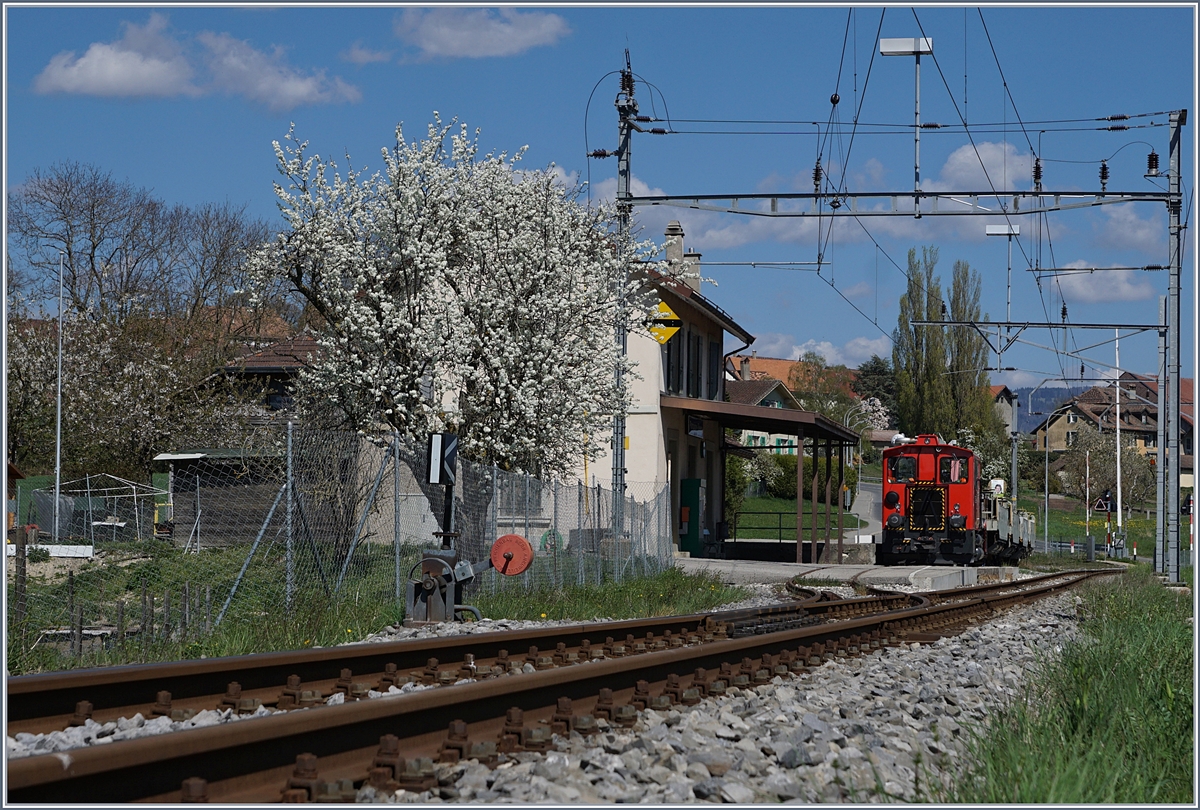 Der BAM MBC Tm 41 steht mit einigen Schotterwagen in Pampigny-Sévery.

10. April 2020