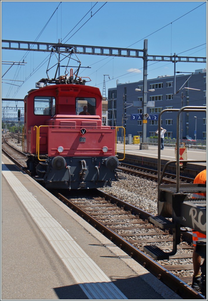 Der BAM Te III 155 nähert sich den aus Lausanne Triage eingetroffen Getreidewagen.
21. Juli 2015