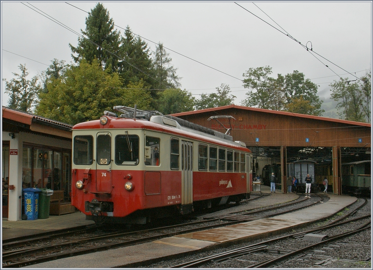 Der CEV BDeh 2/4 (A7) N° 73 zu Besuch bei der Blonay-Chamby Bahn in Chaulin.

17. Sept. 2016