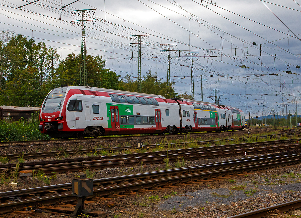 
Der CFL 2307, ein Stadler KISS, fährt am 04.09.2020 als IC 5106 (Düsseldorf Hbf - Koblenz Hbf - Trier Hbf - Luxembourg) durch Koblenz-Lützel in Richtung Koblenz. Ab Koblenz Hbf verkehrt er als RE 1 und ab Trier Hbf als RE 11.