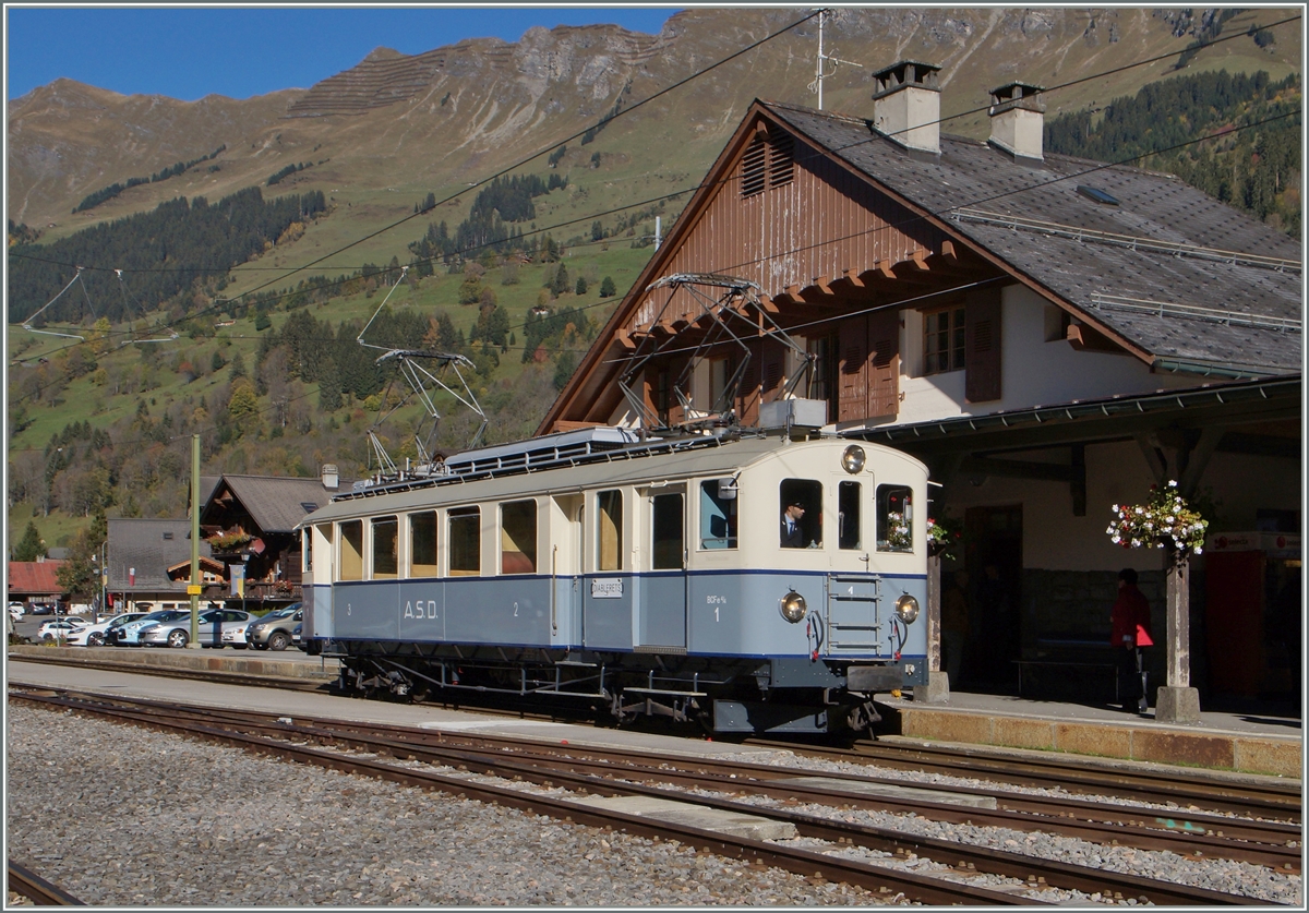Der herrlich aufgearbeitete ASD BCFe 4/4 N° 1 in Les Diablerets.
18. Okt. 2018