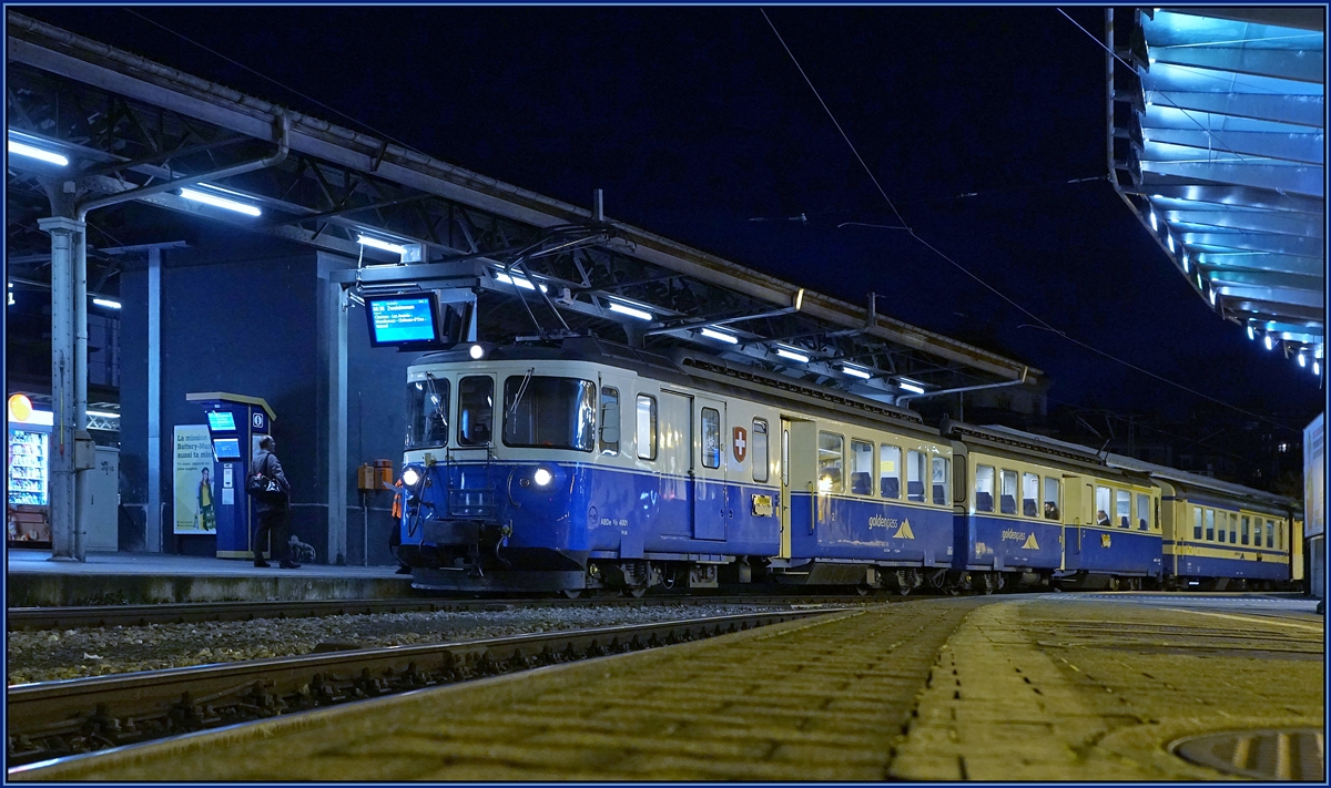 Der MOB ABDe 8/8 4001 kurz vor der Abfahrt in Montreux.
30. Okt. 2018 