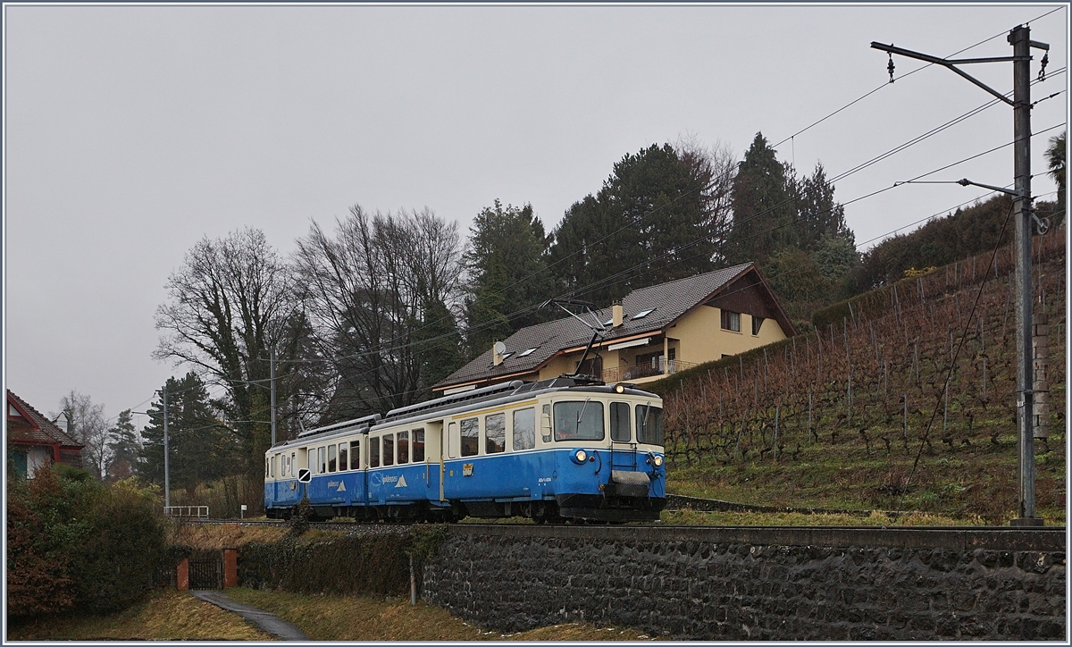 Der MOB ABDe 8/8 4003 kurz vor der Haltestelle Planchamp.
18. Jan. 2018