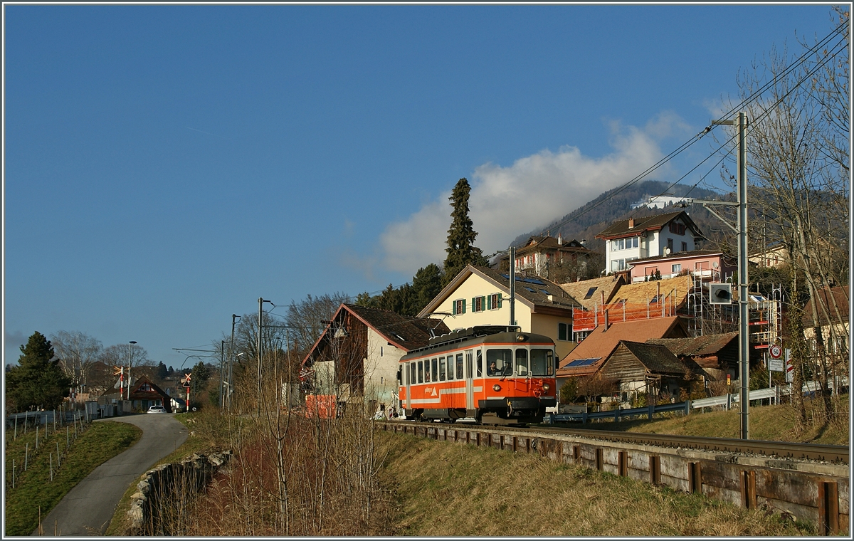 Der MOB Be 4/4 1007 (ex SNB/OJB  Bipperlisi ) als Regionalzug 2347 Chernex - Montreux kurz nach Planchamp. 17. Feb. 2014