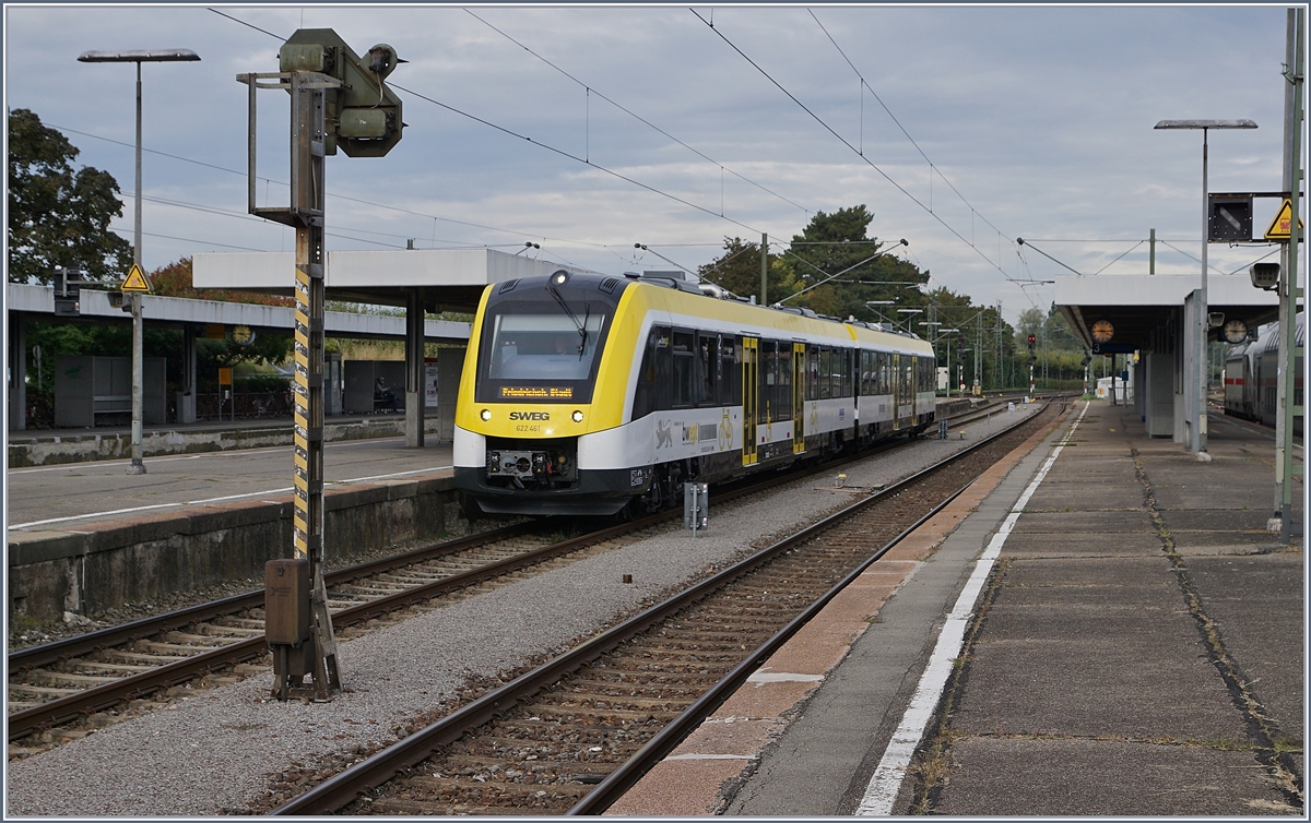 Der neue VT 622 451 wartet in Radolfzell auf die Rückfahrt nach Friedrichshafen. 

22. Sept. 2019