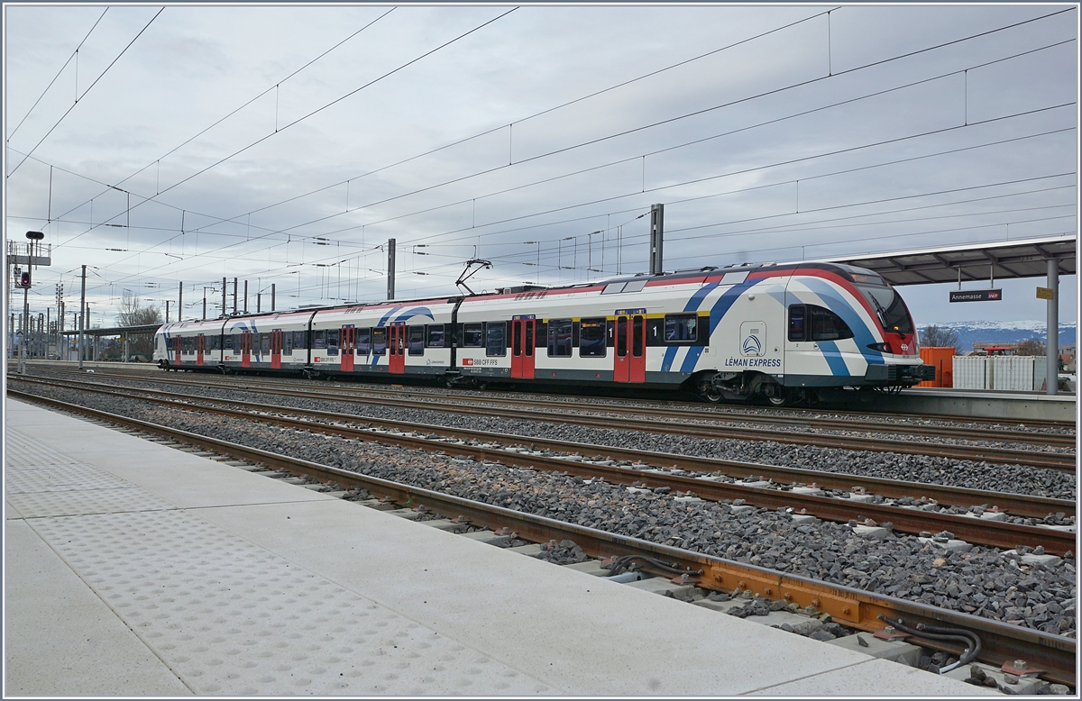 Der SBB CFF LEX RABe 522 220 in Annemasse.

15. Dez. 2019