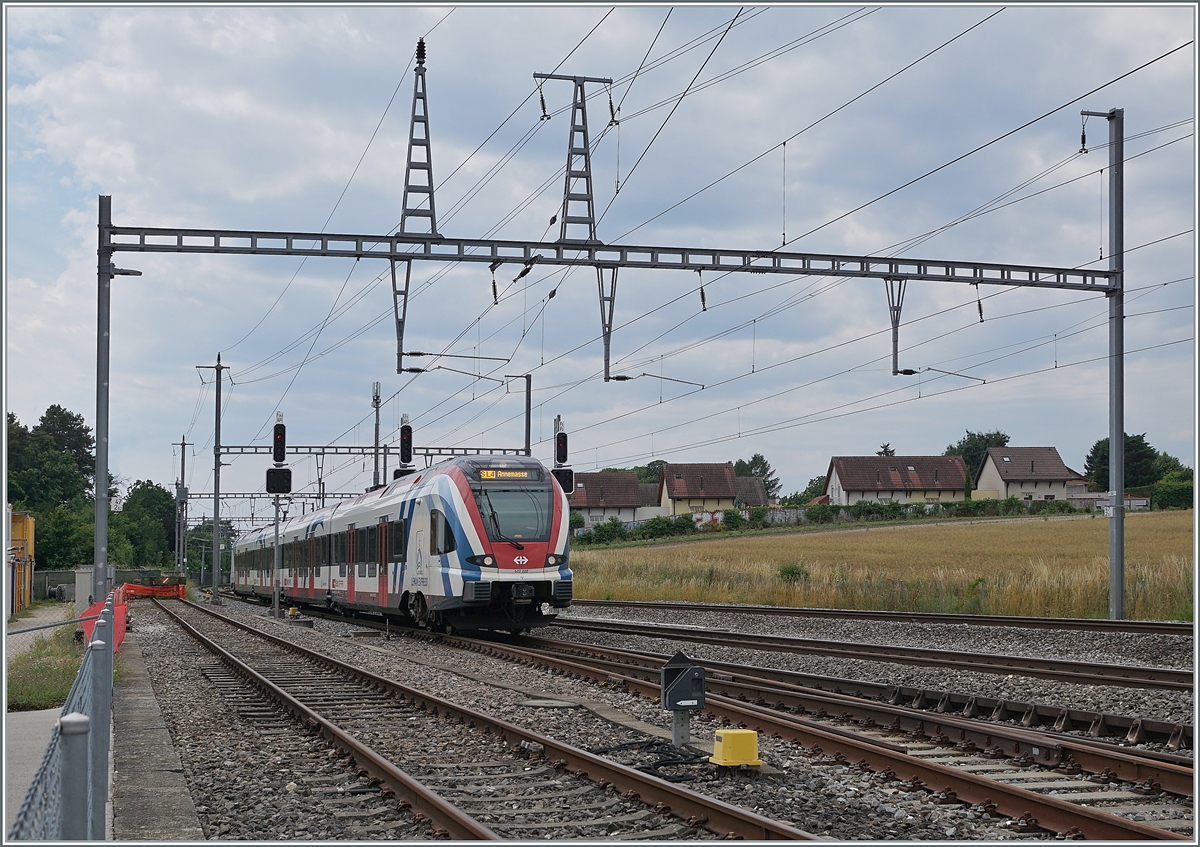Der SBB LEX RABe 522 222 erreicht Coppet, er wird als SL4 nach Annemasse zurück fahren. 

28. Juni 2021
