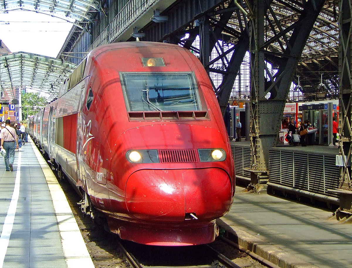 
Der Thalys PBKA Tz 4303 ist am 01.08.2007 von Paris (Gare du Nord) in den Hbf Köln eingefahren. 