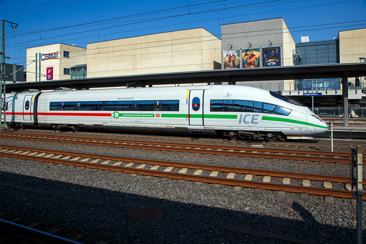 Deutschland schnellster Klimaschützer.....
Der ICE 3  Weil am Rhein   Tz 320 bzw. 403 520-0 / 403 020-1 der DB Fernverkehr AG hat am 25.03.2022. in Richtung Köln fahrend, den Bahnhof Siegburg/Bonn in erreicht.