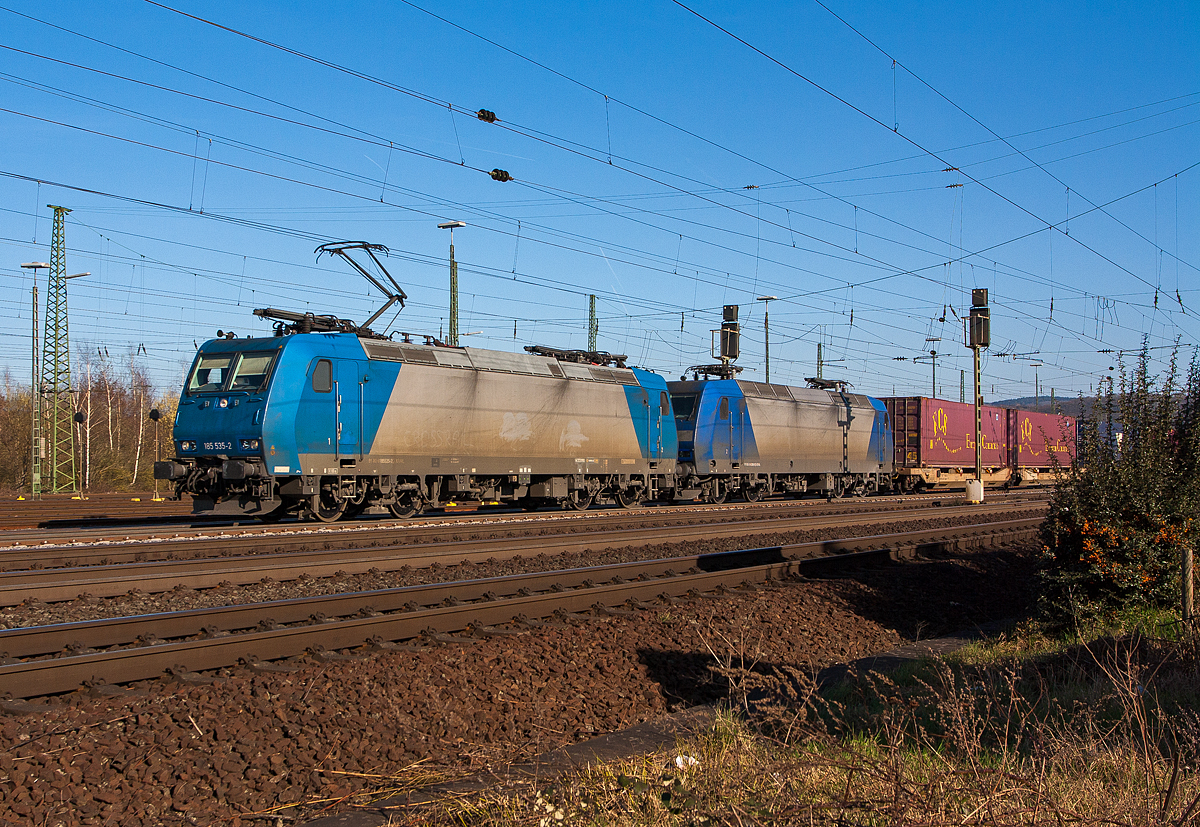 Die 185 535-2 zieht am 09.03.2014 die kalte 145-CL 203 (145 523) und einem KLV-Zug bei Koblenz-Ltzel in Richtung Kln. Die TRAXX-Loks fahren fr die Crossrail. 

Die 145-CL 203 (145 523) eine TRAXX F140 AC wurde 2001 bei Adtranz in Kassel (heute Bombardier) unter der Fabriknummer 33846 gebaut. Sie trgt (z.Z. der Aufnahme) die NVR-Nummer 91 80 6145 099-8 D-XRAIL.

Die 185 535-2 eine TRAXX F140 AC1 (BR 185) wurde 2004 bei Bombardier in Kassel unter der Fabriknummer 33846 gebaut. Sie trgt (z.Z. der Aufnahme) die NVR-Nummer 91 80 6185 535-2 D-XRAIL.Sie hat die Zulassungen fr Deutschland, sterreich und Schweiz