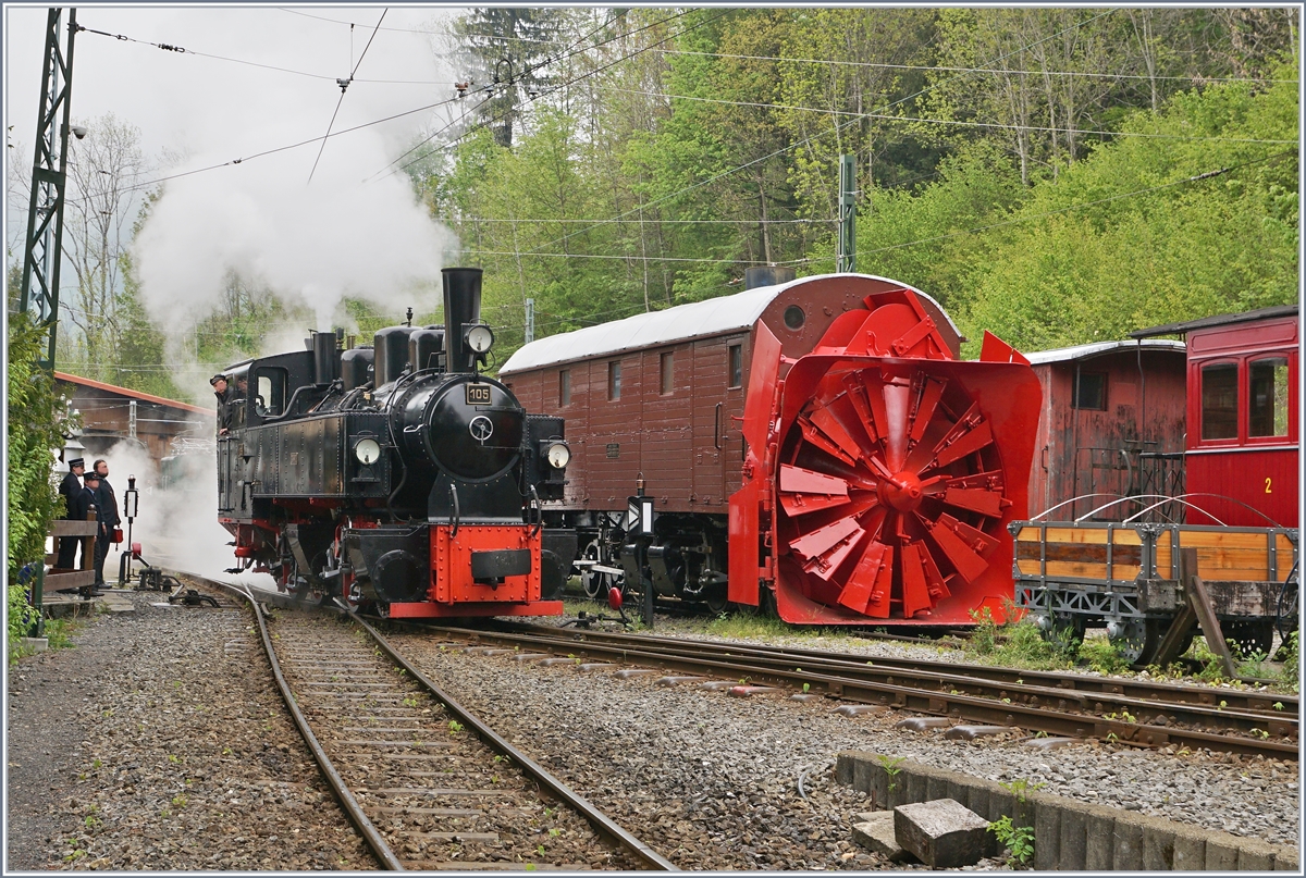 Die Blonay-Chamby Bahn G 2x 2/2 105 beim Rangieren in Chaulin.

18. Mai 2019