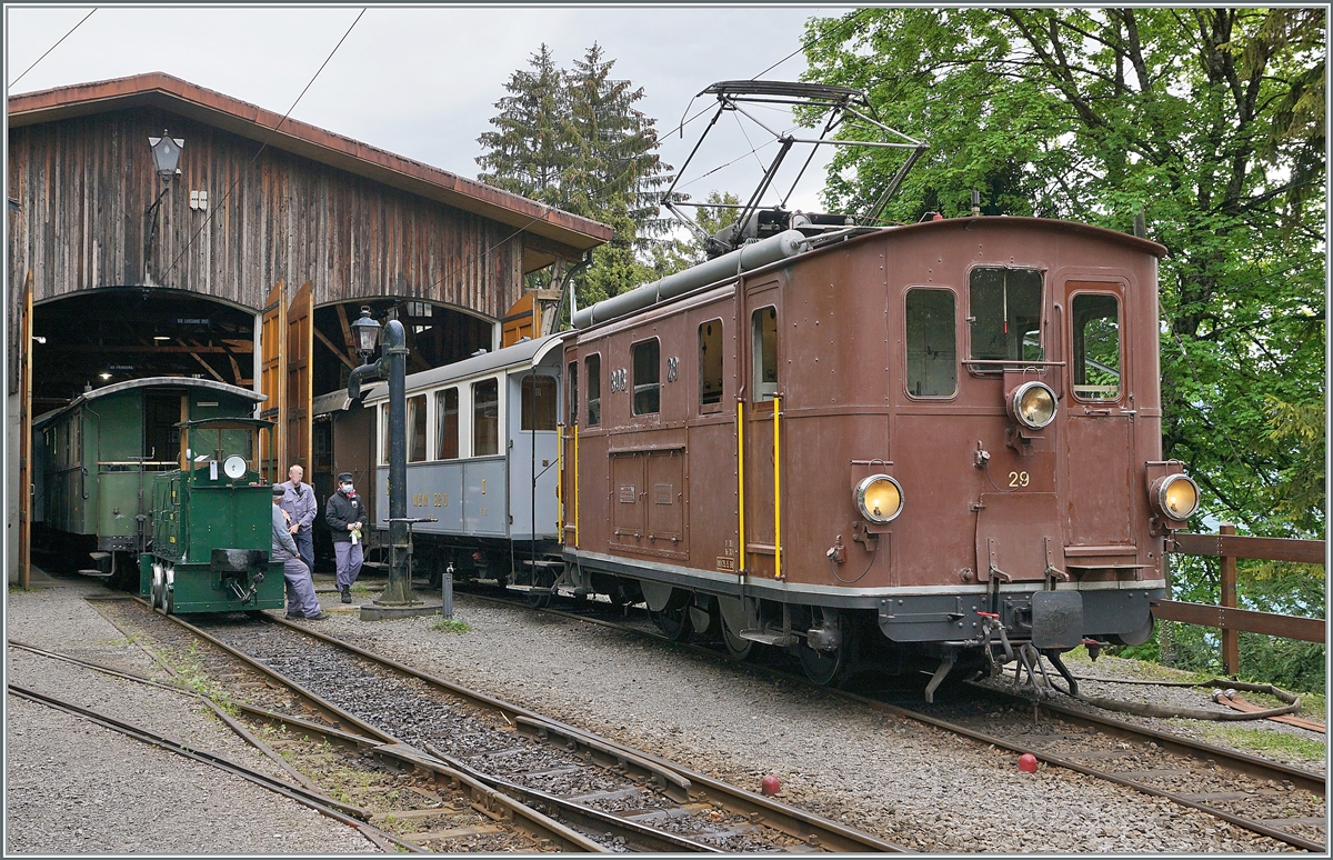 Die BOB HGe 3/3 29 der Blonay-Chamby Bahn wartet in Chaulin auf den nächsten Einsatz. 

24. Mai 2021