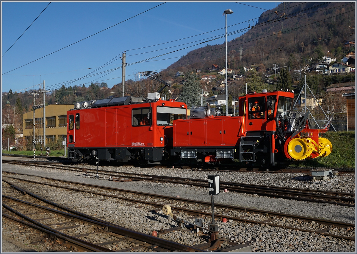 Die CEV MVR HGem 2/2 2501 mit der neune Schneefräse bei Testfahrten in Blonay.
8. Dez. 2016