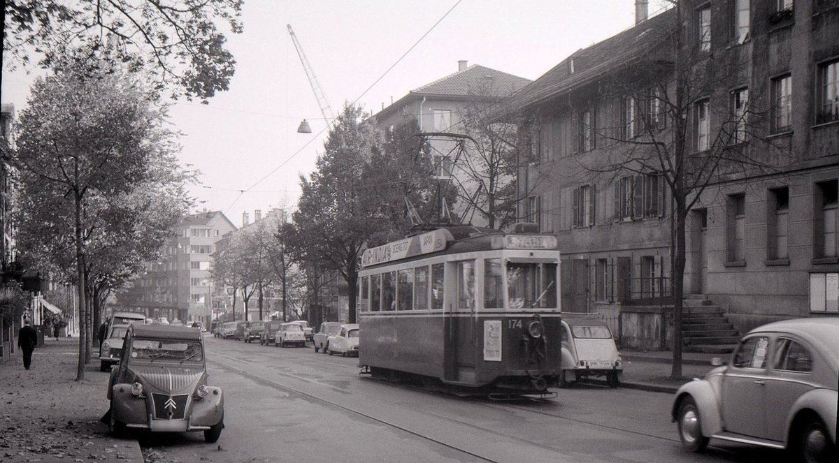 Die ehemalige Tramlinie 1 (Betriebseinstellung 11.Oktober 1965): Wagen 174 zwischen Bremgartenfriedhof und Insel. Sptsommer 1965 