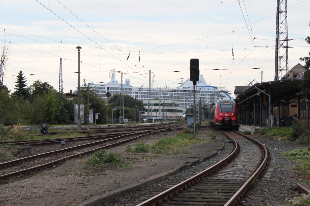 die Gleisanlangen vom Bahnhof Warnemnde.19.09.2015 der Umbau des Bahnhofs Warnemnde soll dann 2017 bzw 2018 erfolgen alle Bahnsteige sollen dann vorverlegt werden.