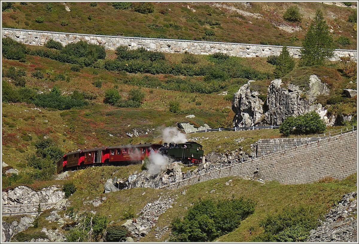 Die HG 4/4 704 mit dem Dampfzug 133 unterwegs nach Oberwald.
(30.09.2021)
