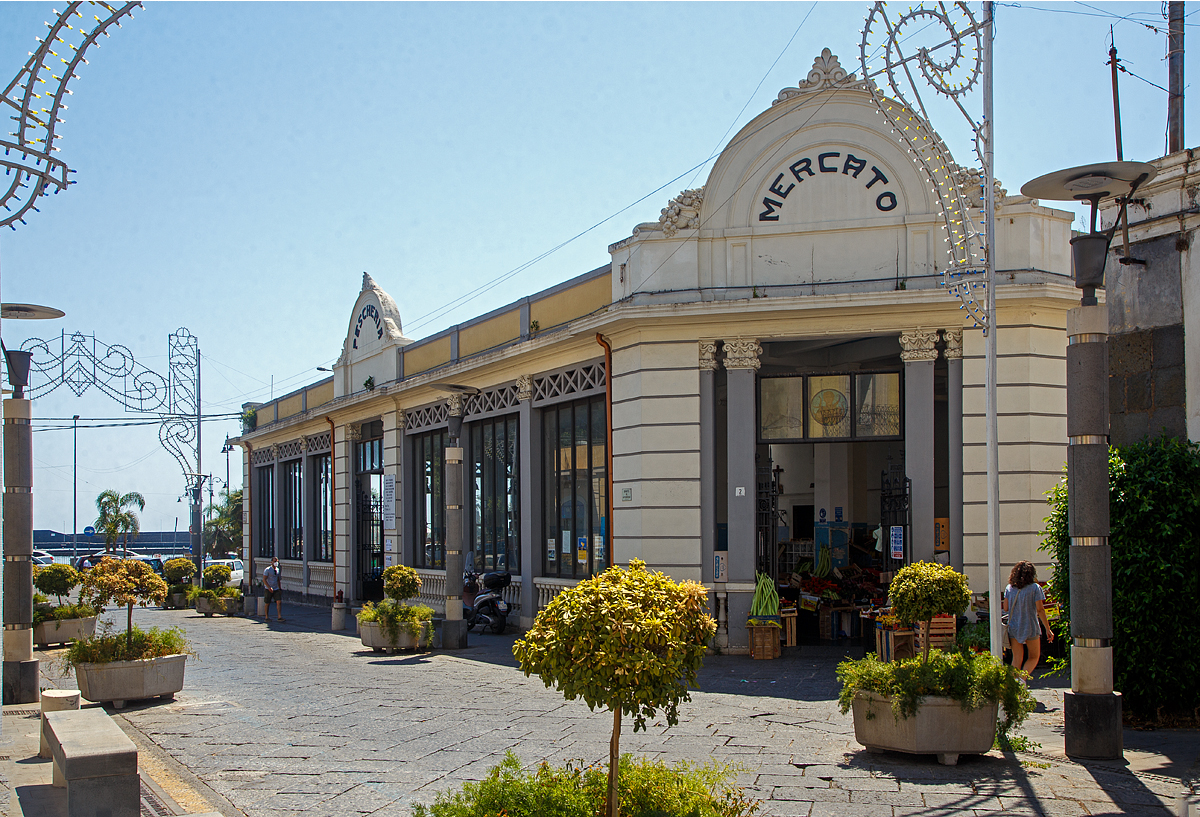 Die Markhalle (Mecato) in Riposto (Sizilien) am 18.07.2022.