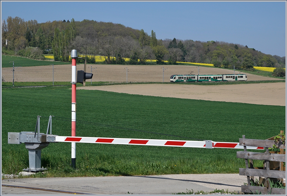 Die Schranke ist zu der Zug kann kommen...
Yens, den 11.04.2017