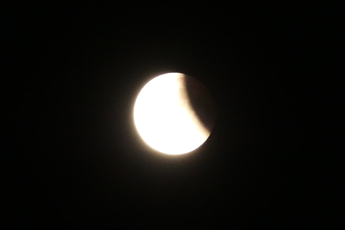 Die Wolken haben sich verzogen, somit konnte ich noch einen kurzen Blick auf die Mondfinsternis erhaschen. 07.09.2025