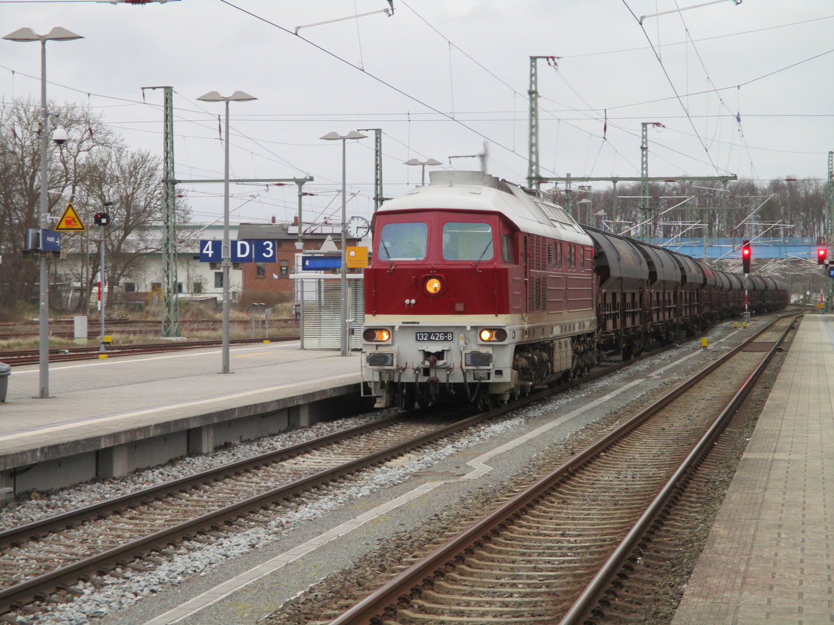 Dieselpower mit der NRE 132 426 die am 01.April 2020,von Mukran kommend,durch Bergen/Rügen rauschte.