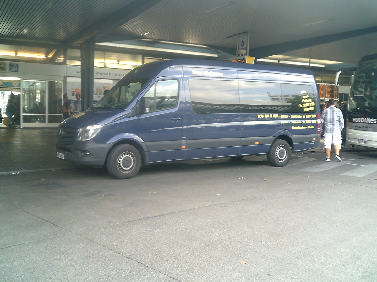 Dieser Bus ist mal als  Fernbus  zwischen Berlin und Kln - bzw Berlin und Freiburg gefahren. (hier am ZOB Berlin)