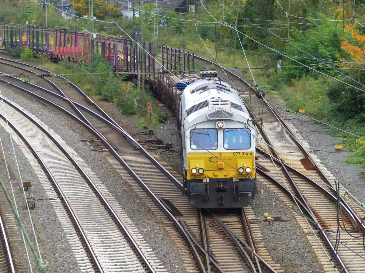 ECR Diesellok 077-014-4 bei Oberhausen Osterfeld S�d, Wittekindstrasse Oberhausen 13-10-2017.

ECR dieselloc 077-014-4 bij Oberhausen Osterfeld S�d, Wittekindstrasse Oberhausen 13-10-2017.