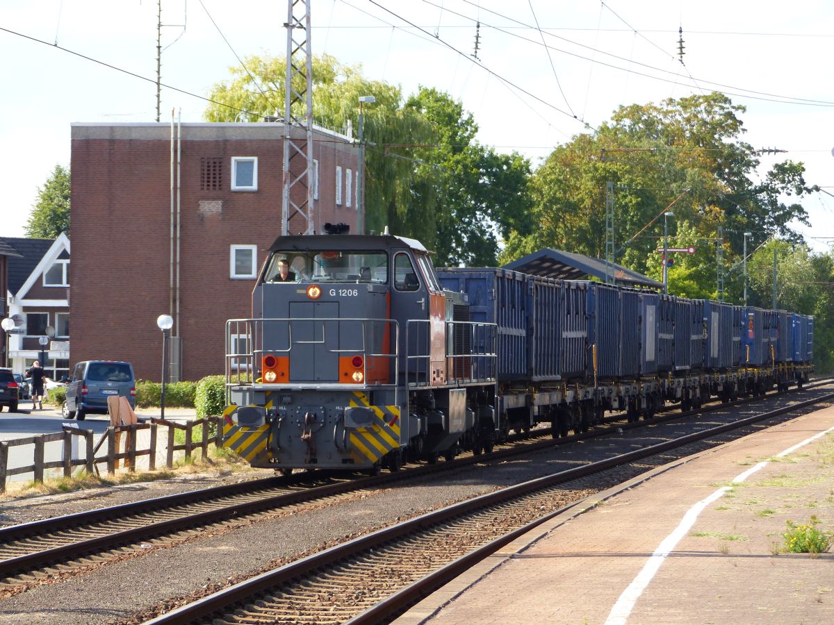 EEB (Emsl�ndische Eisenbahn) Diesellok 275 805-2 (92 80 1275 805-2 D-EBB) Salzbergen 17-08-2018.

EEB (Emsl�ndische Eisenbahn) dieselloc 275 805-2 (92 80 1275 805-2 D-EBB) Salzbergen 17-08-2018.