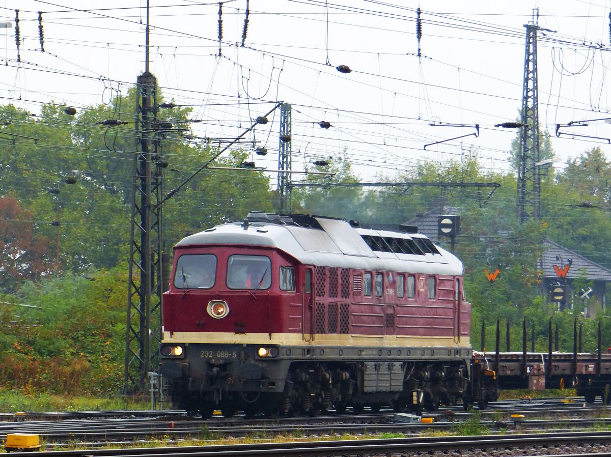 EfW Diesellok 232 088-5 G�terbahnhof Oberhausen West 20-10-2016.

EfW dieselloc 232 088-5 goederenstation Oberhausen West 20-10-2016.