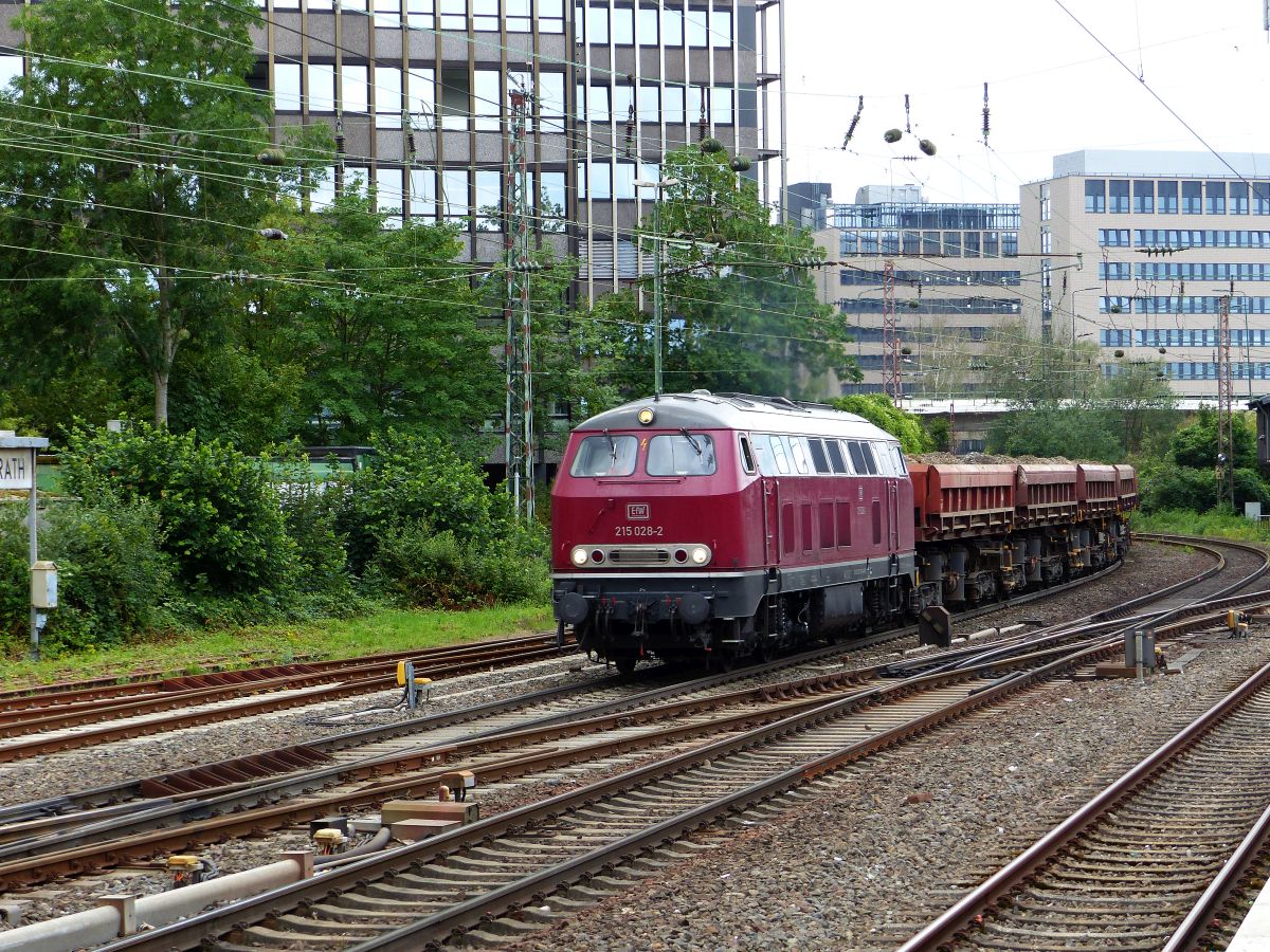 EfW Verkehrsgesellschaft Diesellokomotive 215 028-2 Bahnhof D�sseldorf-Rath 09-07-2020.


EfW Verkehrsgesellschaft diesellocomotief 215 028-2 station D�sseldorf-Rath 09-07-2020.
