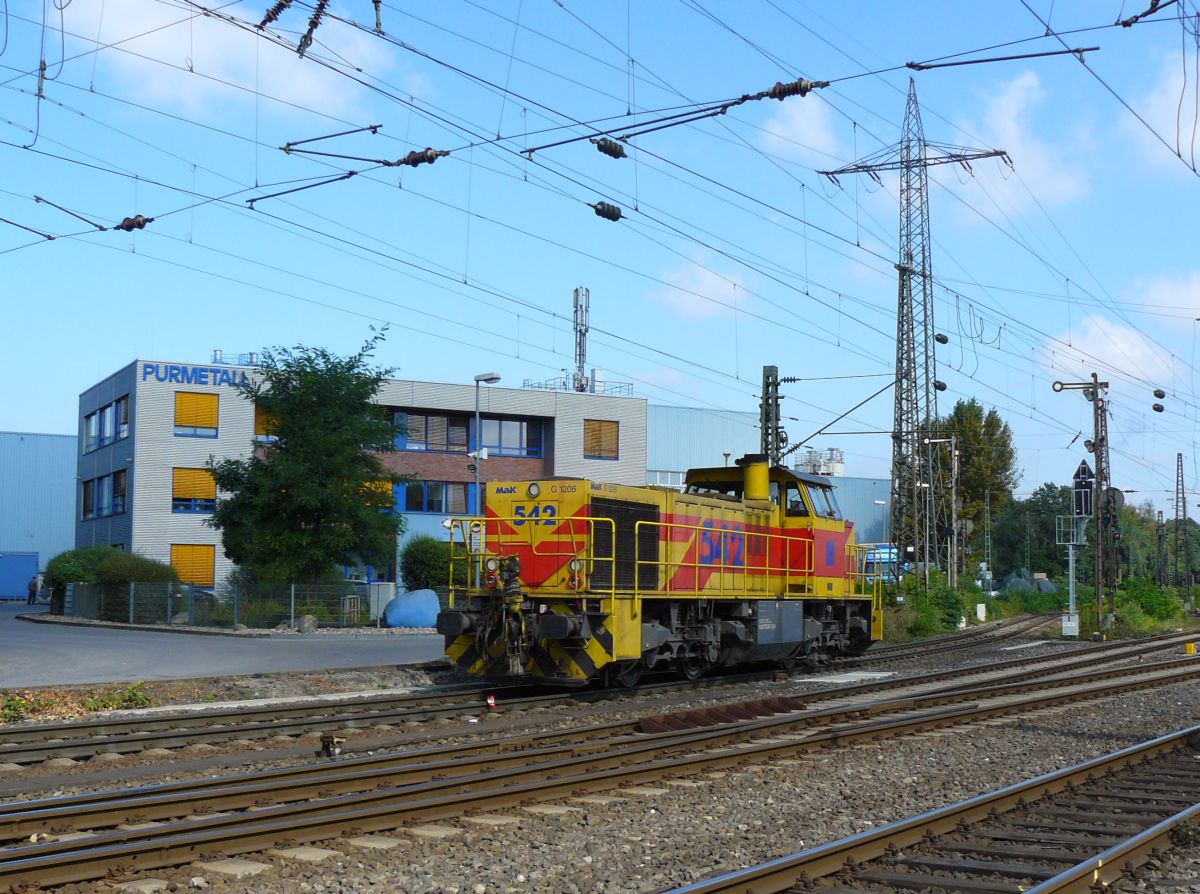 EH (Eisenbahn und H�fen Duisburg) Diesellok 542. MAK G1206. Oberhausen West 12-09-2014.

EH (Eisenbahn und H�fen Duisburg) dieselloc 542. MAK G1206. Oberhausen West 12-09-2014.