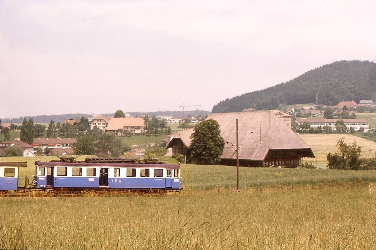 Ehemalige Vereinigte Bern-Worb-Bahnen VBW, Bern Kornhausplatz - Bolligen - Worb-Linie: Triebwagen 36 auf der einstigen Linie zwischen Ittigen und Wankdorf Stadion. 28.Juni 1973 